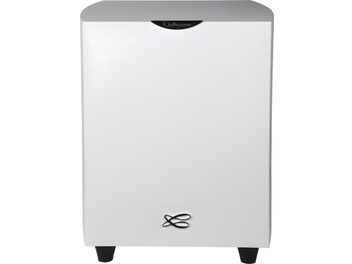 Cabasse Orion beyaz mat subwoofer, ön görünüm, yuvarlatılmış küp şekli, altta logo, siyah ayaklar