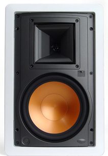 Vestavný reproduktor Klipsch R-3800-W černý, pohled zepředu, výškový reproduktor uprostřed oranžového reproduktoru v čtvercové skříni