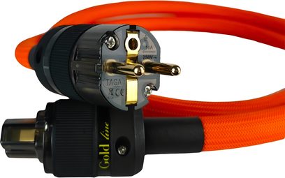 Napájecí kabel Taga Harmony GTPC-TS 2m, oranžový opletený plášť, konektory IEC a evropská vidlice s pozlacenými kolíky, detailní záběr