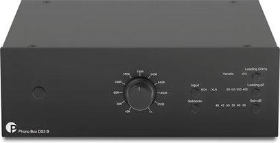 Phono eelvõimendi Pro-Ject Phono Box DS3 B must, eestvaade suure keskse valikunupu ja esipaneeli juhtseadistega