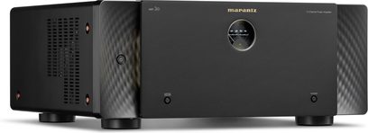 Потужний багатоканальний підсилювач Marantz AMP 20 чорного матового металевого кольору, прямокутний корпус з текстурованими боками, бічні вентиляційні решітки, центральний круговий індикатор рівня сигналу та кнопка живлення, представлений у вигляді тричвертного переднього ракурсу.