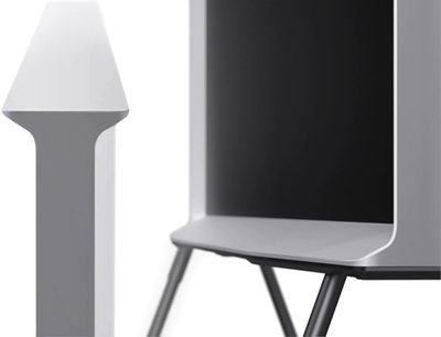 Samsung The Serif QE43LS01BA 2022 TV set fra siden, skærm slukket, på lys grå A-formet metalfod