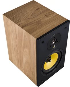 Davis Acoustics Ariane 2, високоговорител в светъл дървен цвят, черна предна част, жълт вуфер и твитър, изглед от три четвърти отгоре