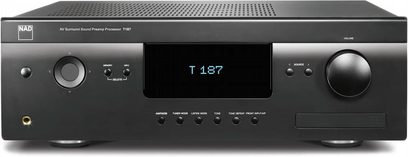 Préamplificateur stéréo NAD T187 graphite, vue de face, affichage numérique "T 187", boutons et prises sur la façade avant