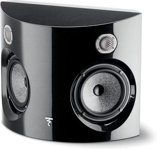Focal Surround Be fekete hangsugárzó, elölről kissé oldalról nézve. Két kerek hangszóró, fémrácsokkal