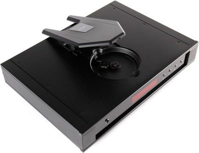 Rega Saturn MK3 sort CD-afspiller, top-down-vinkel, lukket låg, frontpanel med knapper og display