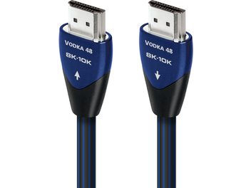 Δύο καλώδια HDMI Audioquest Vodka 48, με επάργυρους συνδέσμους, μπλε μανδύα, λευκές σημάνσεις "8K-10K" και βέλη κατεύθυνσης, μπροστινή όψη
