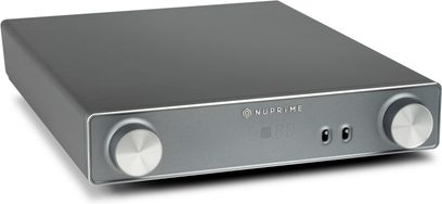 Stereo předzesilovač Nuprime AMG PRA stříbrný, pohled zepředu, čelní panel s tlačítky, konektory a logem