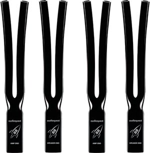 Zubehör für Kabel Rocket 88 schwarze Hülle, 4er-Set, Vorderansicht, Y-Form, weißer Text "AMP END" und "SPEAKER END"