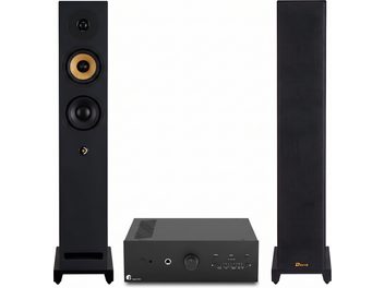 Črni stolpni zvočniki Davis z vidnimi zvočniškimi enotami in črnim hi-fi ojačevalnikom, pogled od spredaj
