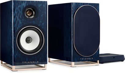 Triangle Capella 2 blauwe astrale draadloze luidsprekers in abyss blue-afwerking, set van 2 op een gouden metalen voet, met stoffen rooster