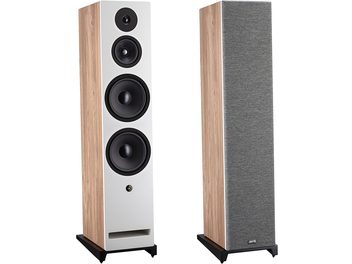 Gulvhøyttaler Davis Acoustics Krypton 10, sett forfra og i trekvart vinkel, lys trefinish, hvit front, avtakbart grått gitter