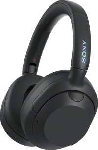 Brezžične Bluetooth slušalke Sony ULT WEAR črne barve, pogled s treh četrtin, ukrivljen naglavni trak, okrogle ušesne blazinice, viden logotip