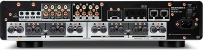 Marantz Model M4 integruotas stereo hi-fi stiprintuvas, galinė panelė, kelios optinės, USB ir RCA įvestys bei juodi garsiakalbių gnybtai