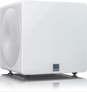 Biały subwoofer SVS 3000 Micro, widok z przodu, zaokrąglona bryła sześcienna, okrągły głośnik, logo SVS