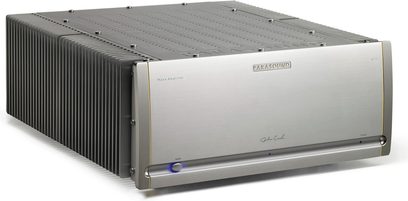 Ενισχυτής ισχύος Parasound JC 1+ ασημί, μπροστινή όψη με λογότυπο, κουμπί και ενδεικτική λυχνία, πλαϊνές όψεις με πτερύγια