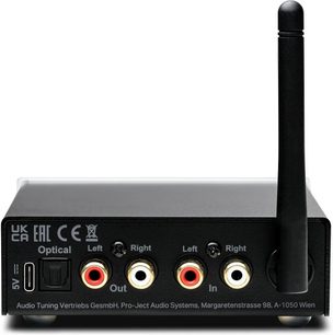 Pro-Ject Stream Box E netværkslydafspiller sort set bagfra med lodret antenne og RCA- og optiske lydtilslutninger