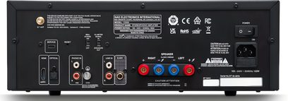 NAD C3030 integrētais hi-fi pastiprinātājs, aizmugures skats ar krāsainām skaļruņu spailēm un HDMI, optiskajām, fono, līnijas un sub ieejām