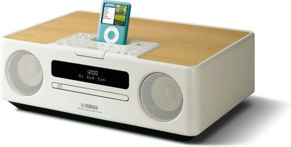 Yamaha TSX-130 Wecker-Radio in Weiß, Frontansicht, LCD-Display, iPod-Dockingstation, Stereo-Lautsprecher, helle Holzoptik