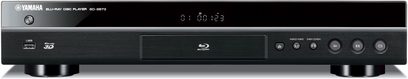 Yamaha BD-S673 sort Blu-ray-afspiller, set forfra, blå LED-display, knapper og stik på forsiden