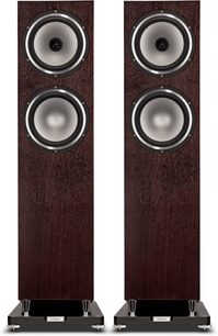 Sloupové reproduktory Tannoy Revolution XT 8F ořech, pohled zepředu, dva identické reproduktory vedle sebe, kruhové měniče, tmavé dřevo