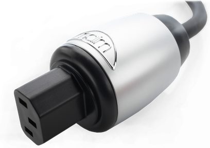 Cavo di alimentazione Naim Audio Power-Line grigio, spina IEC nera, logo inciso, primo piano