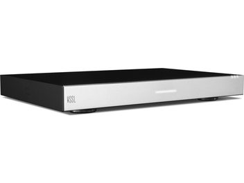 Hi-fi stereo zesilovač VSSL A.3 černý, pohled zepředu, protáhlý obdélníkový tvar, stříbrná čelní strana s plastickým logem „VSSL“