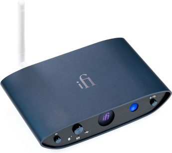 iFi Audio Zen One Signature tumši zils audio DAC konvertētājs, skats no augšpuses, priekšpuse ar iFi logo un vadības elementiem