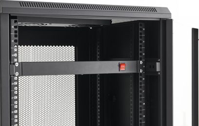 Baia audiovisiva con piano di ventilazione a 2 ventole, griglia perforata, montanti numerati, interruttore rosso