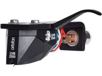 Ortofon 2M BLACK LVB 250 förmonterad pickuphållare, vänster sidovy, synliga kontakter och färgade kablar