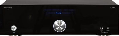 Matt svart frontpanel på Advance Paris X-P700 stereoforforsterker, metallknapper, hodetelefonutganger, XLR-merking