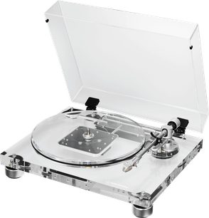 Audio Technica AT-LPA2 hi-fi pladespiller i transparent akryl med matchende løftet pladetallerken og låg, sølvfarvet tonearm og metalfødder, set fra trekvart forfra