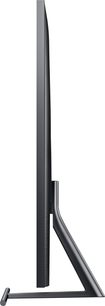 Televizor Samsung QE65Q9F 2018 z boku, plochá obrazovka, černý kovový rám a stojan, obdélníková základna
