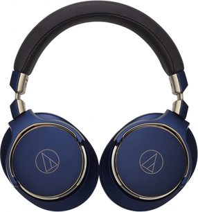 Audio Technica ATH-MSR7SE hovedtelefoner i blå og sort, set forfra, runde ørekåber med sølvfarvet logo, sort polstret hovedbøjle