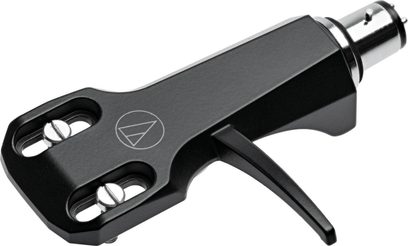 Sort Audio Technica AT-VM95E/H pickuphus set oppefra, med sølvfarvet stik og to synlige monteringsskruer