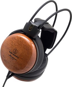 Audio Technica ATH-W1000Z hovedtelefoner med træhus, sort hovedbøjle og puder, vinklede drivere, sort flettet kabel fastgjort til den ene ørekop