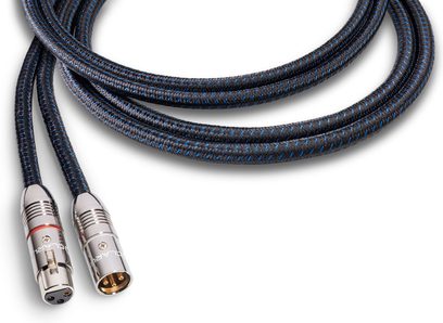 Αναλογικό καλώδιο ήχου XLR Clarus Aqua XLR 2m με πλεκτό περίβλημα σε μαύρο και μπλε χρώμα, ασημένιους μεταλλικούς συνδέσμους αρσενικό και θηλυκό
