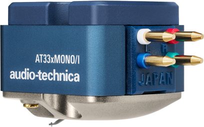 Testina fonografica Audio‑Technica AT33xMONO/I, corpo metallico blu, quattro pin dorati codificati a colori, vista laterale