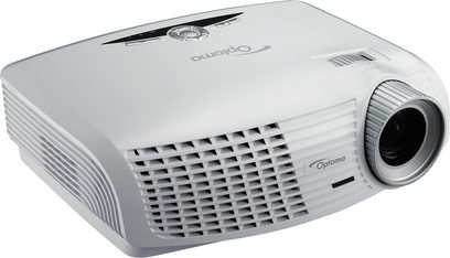 Optoma HD30 videoprojektor, set forfra, hvid kabinet, ventilationsgitter, forskudt linse, logo og modelnavn