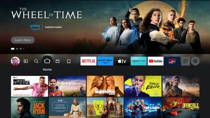 Interfaccia utente di una piattaforma di streaming con locandine di serie e film, loghi dei servizi, icone di navigazione
