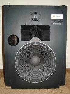 JBL L300 Summit sort akustisk højttaler, set forfra, sort gitter, højttalere, grå kontrolpanel