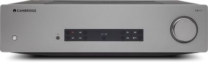 Cambridge Audio CXA81 stereoforstærker i antracitgrå, forsiden i sølv med knapper, stik og volumenkontrol