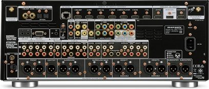 Marantz AV7705 sort forstærker til hjemmebio, front, forfra, mange stik og knapper, 2 displayskærme