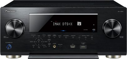 Pioneer SC-LX904 sort hjemmebiografsforstærker, set forfra, display viser "1MAX DTSIX", knapper og stik på forsiden