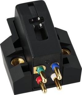 Glava za gramofon Audio Technica AT-VM520xEB v črni barvi iz plastike in kovine, pogled od zadaj pod kotom, prikazuje štiri pozlačene zatiče z barvnimi oznakami rdeča, zelena, modra, bela ter dva pozlačena stranska navojna vložka
