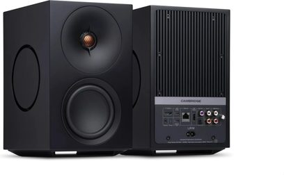 Zwarte Cambridge Audio L/R M slimme luidsprekers, voor- en achteraanzicht, ronde drivers, HDMI- en RCA-poorten