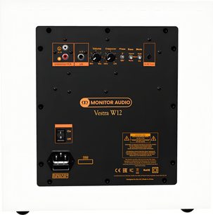 Monitor Audio Vestra W12 -subwoofer valkoinen, takanäkymä mustalla liitäntäpaneelilla ja säätimillä