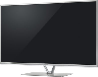Panasonic TX-L47FT60E fladskærms-TV, 47 tommer LED-skærm, set forfra, slukket, på sølvfarvet metalstander