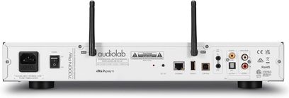 Síťový audio přehrávač Audiolab 7000N Play ve stříbrné barvě z pohledu zezadu s dvěma anténami, konektory Ethernet, audio a napájení