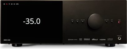 Forside af en sort Anthem MRX 540 8K hjemmebiograf-forstærker, skærm viser "-35.0", 7 knapper